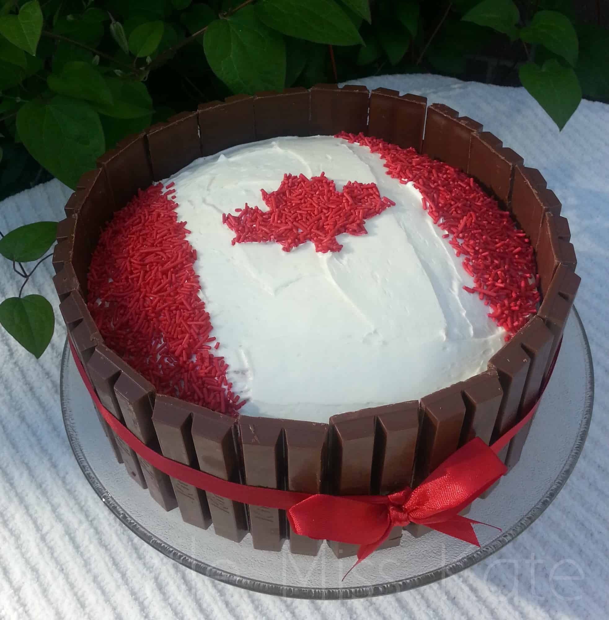 Premium Photo | Cake celebration with canada flag