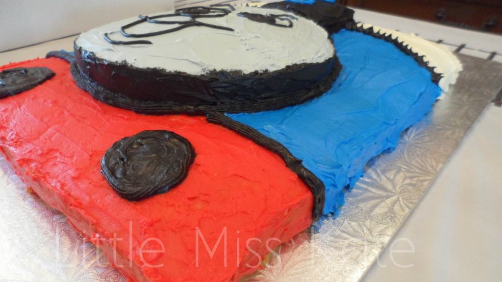 how to make Thomas the tank engine birthday cake