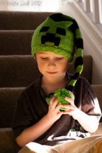 Free Knitted Hat Patterns For Boys - MineCraft Creeper Hat Pattern via LittleMissKate.ca