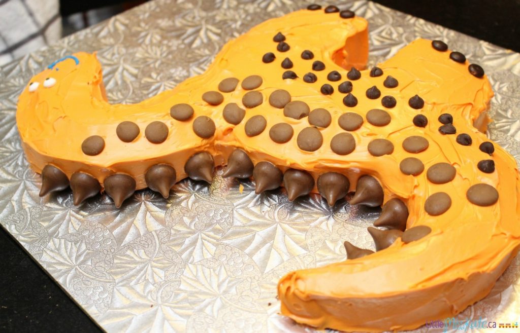 DIY Dinosaur Cake