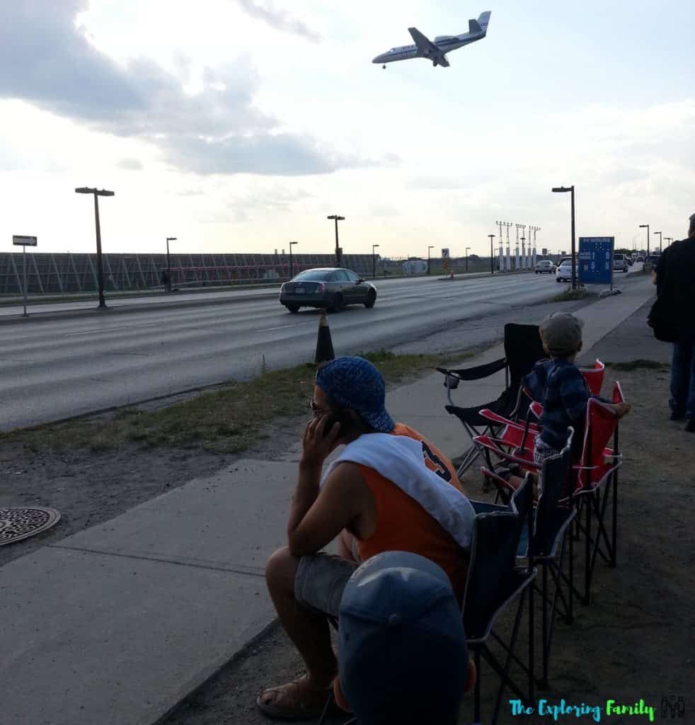 plane spotting toronto pearson YYZ park to watch planes