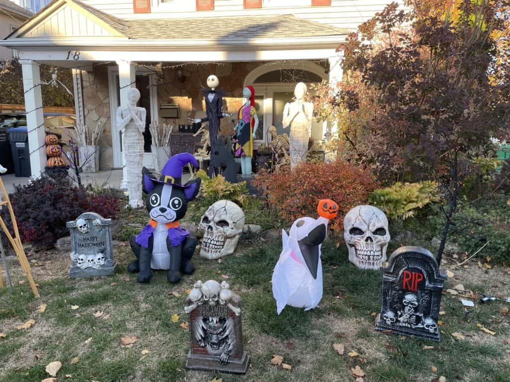 bowmanville halloween house tour