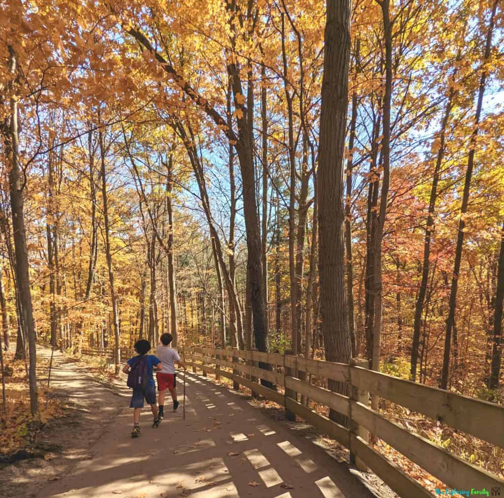 Lions Valley Park hiking and trails with kids