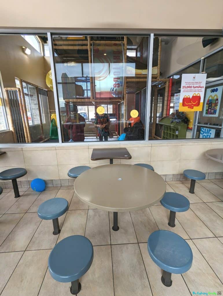 McDonald's PlayPlace Brampton – Kingspoint Plaza tables