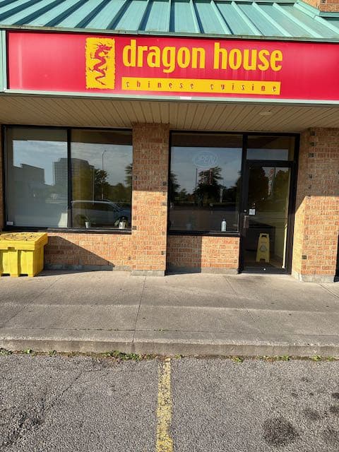 Dragon House Chinese Restaurant in Oakville
